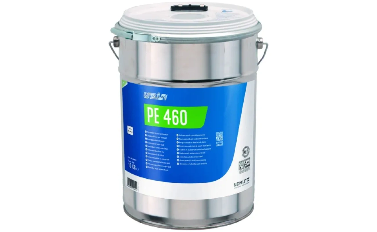 Grote metalen container met UZIN PE 460 epoxyprimer voor natte ruimtes en sterke hechting.