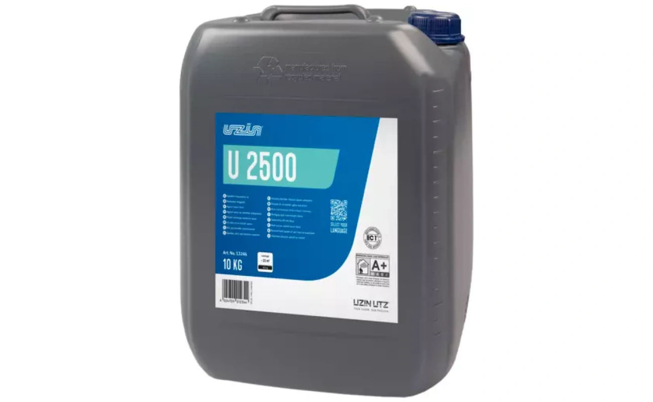 Een 10 kg container met Uzin U 2500 professionele lijm voor het leggen van vloeren.