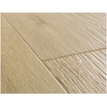 Close-up van Quick-Step Gezandstraalde Naturelle Eik laminaatvloer met natuurlijke lichte afwerking